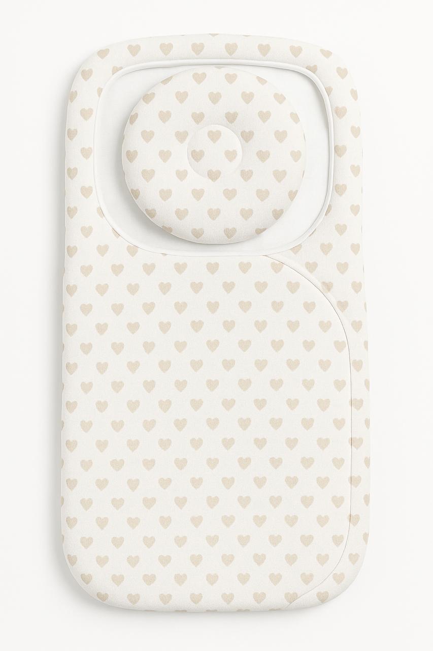 Baby bedding set with beige heart print and pillow